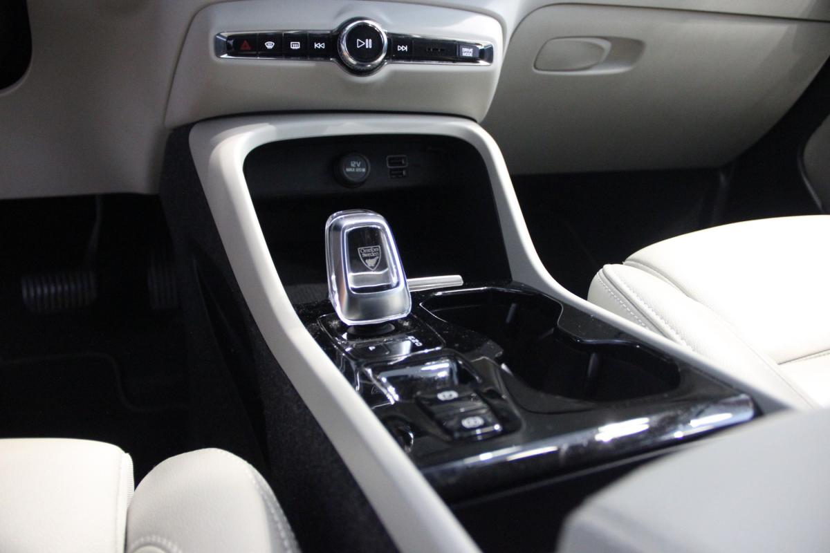 volvo-xc40-2022-hibrido-a-gasolina-1477cc