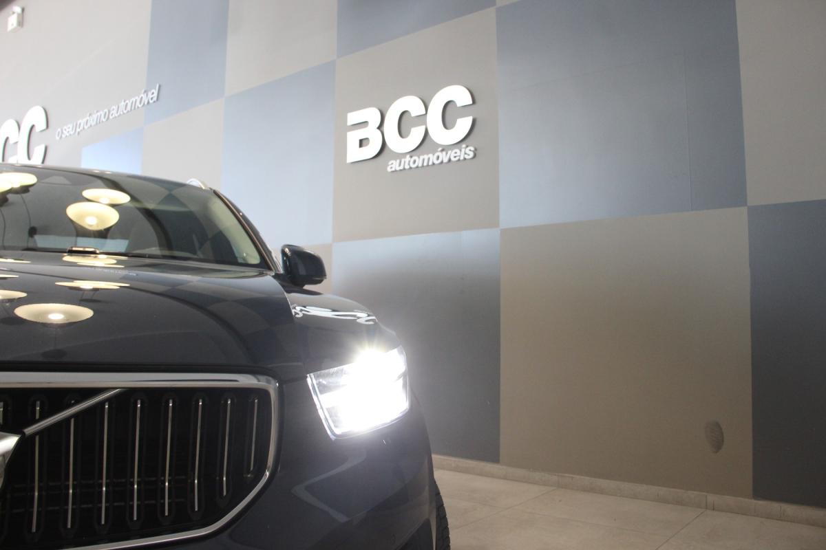 volvo-xc40-2022-hibrido-a-gasolina-1477cc