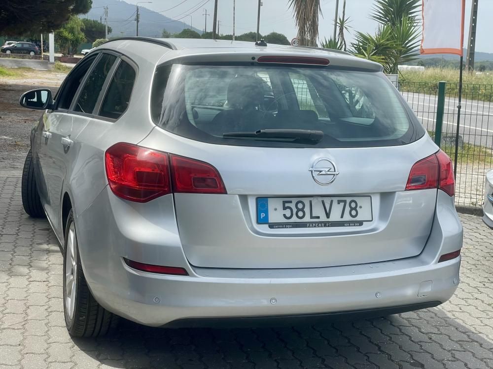 opel-astra-caravan-2011-diesel-1248cc
