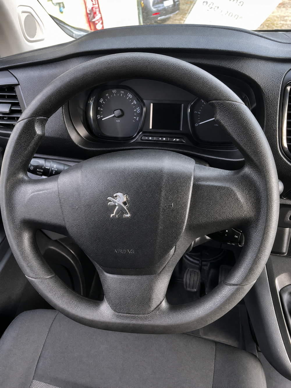 peugeot-expert-2020-diesel-1499cc