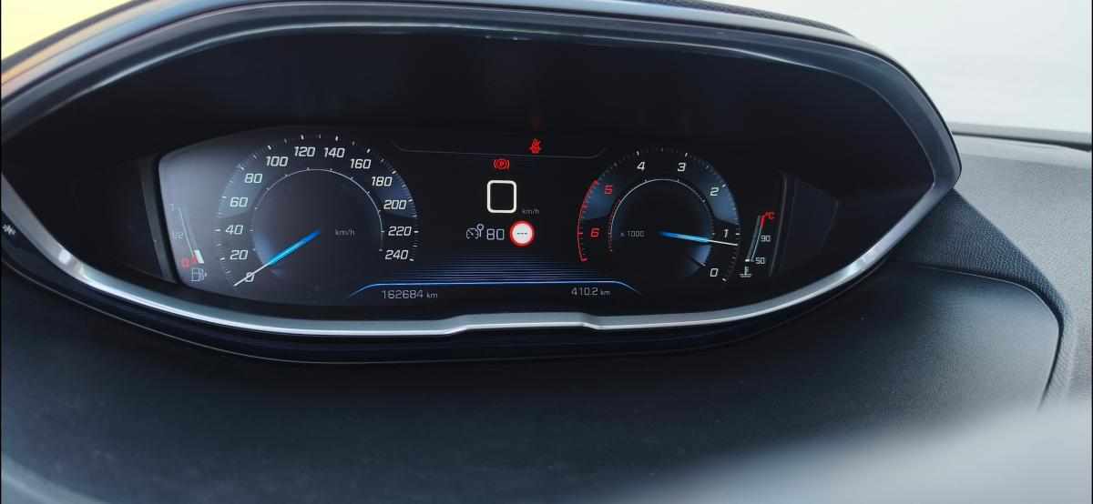 peugeot-3008-1-6-bluehdi-2018-diesel-1560cc