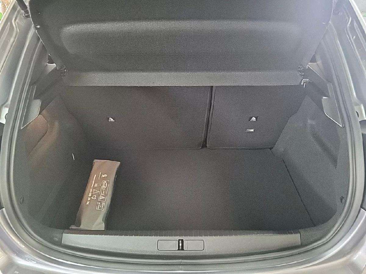 peugeot-208-2022-gasolina-1199cc