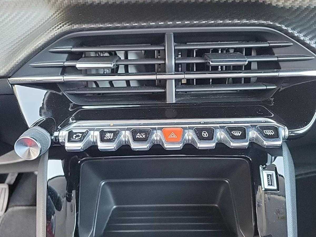 peugeot-208-2022-gasolina-1199cc