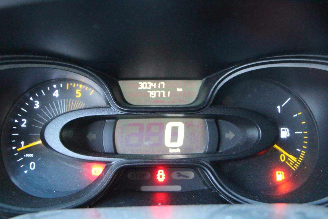 renault-trafic-1-6-dci-2015-diesel-1598cc