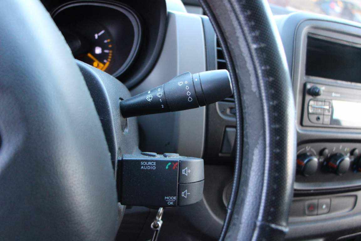 renault-trafic-1-6-dci-2015-diesel-1598cc