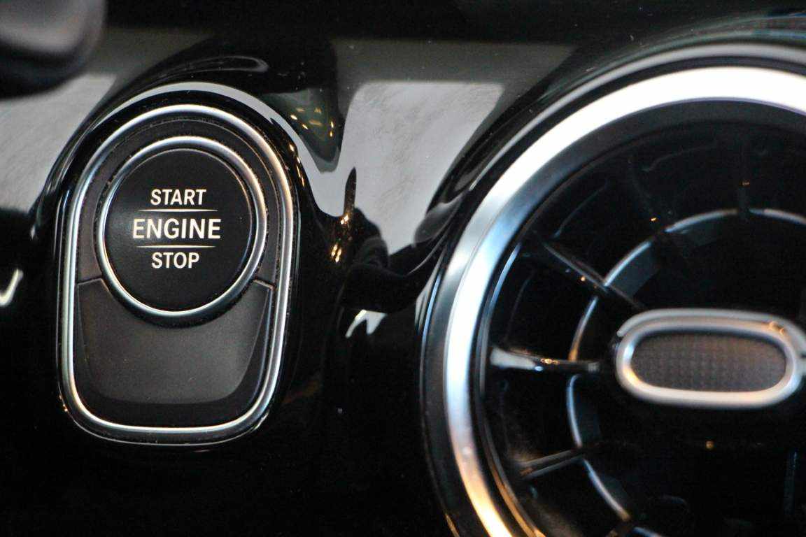 mercedes-benz-cla-250-e-2022-gasolina-1332cc
