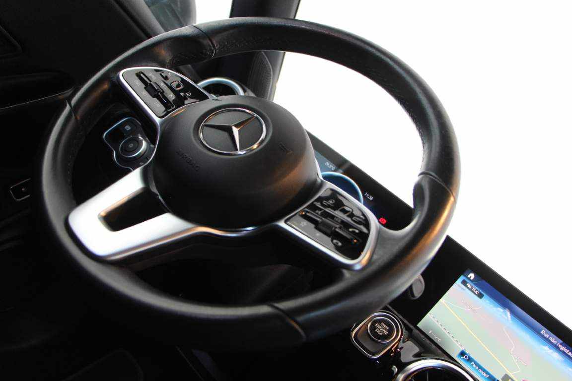 mercedes-benz-cla-250-e-2022-gasolina-1332cc