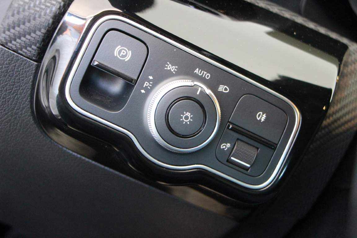 mercedes-benz-cla-250-e-2022-gasolina-1332cc