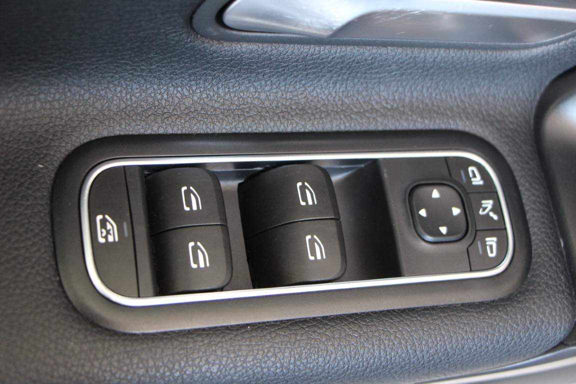 mercedes-benz-cla-250-e-2022-gasolina-1332cc