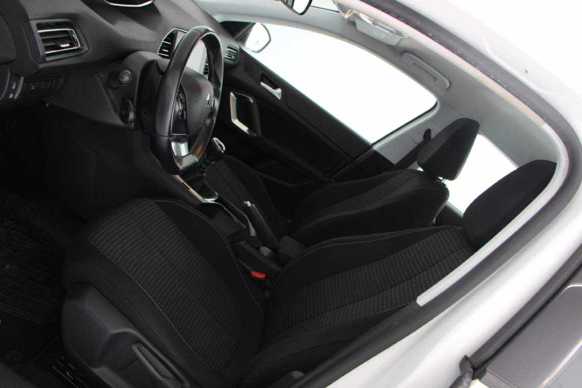 peugeot-308-1-5-bluehdi-2019-diesel-1499cc
