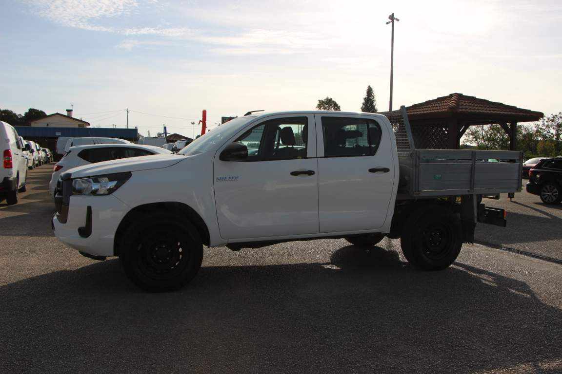 toyota-hilux-2-4-4wd-2022-diesel-2393cc
