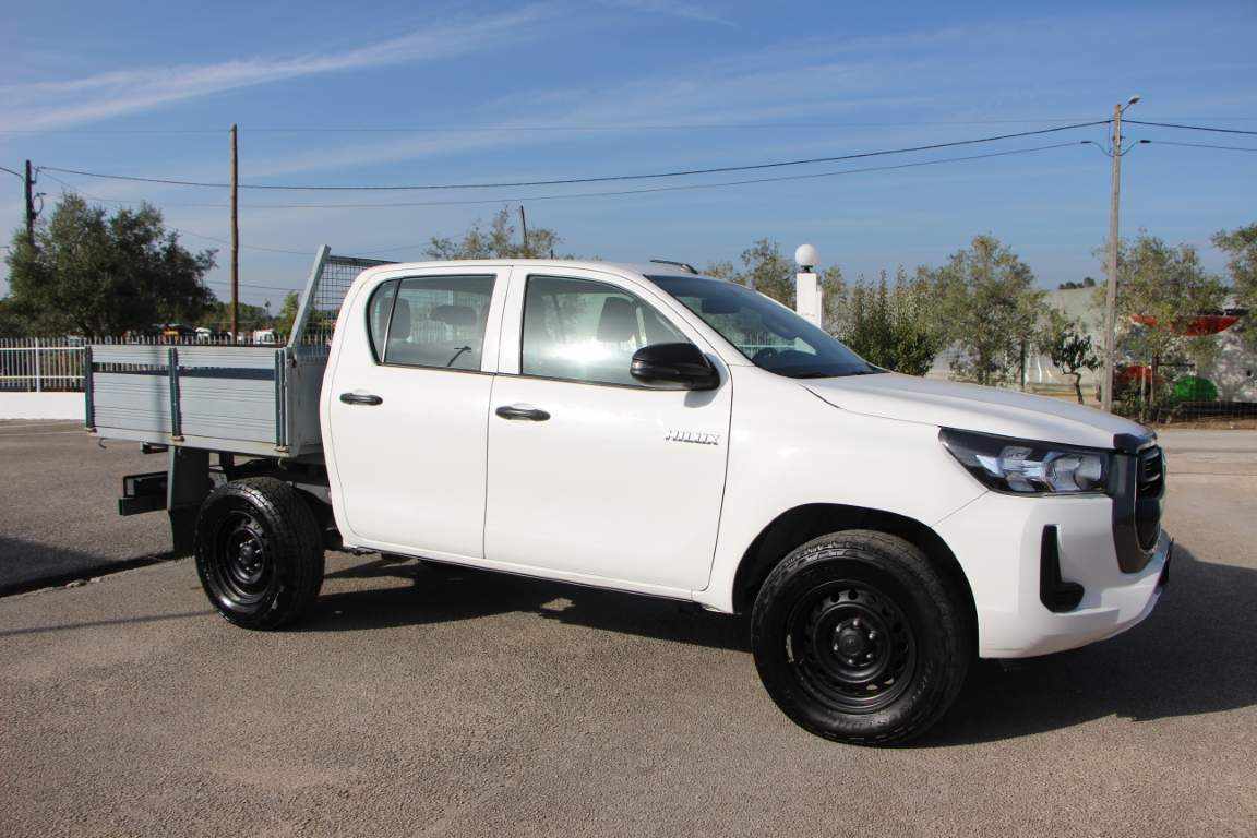 toyota-hilux-2-4-4wd-2022-diesel-2393cc