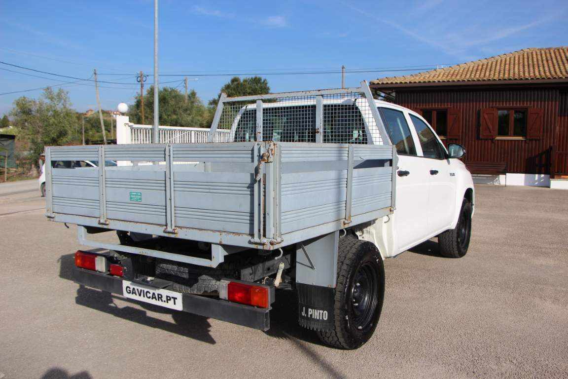 toyota-hilux-2-4-4wd-2022-diesel-2393cc