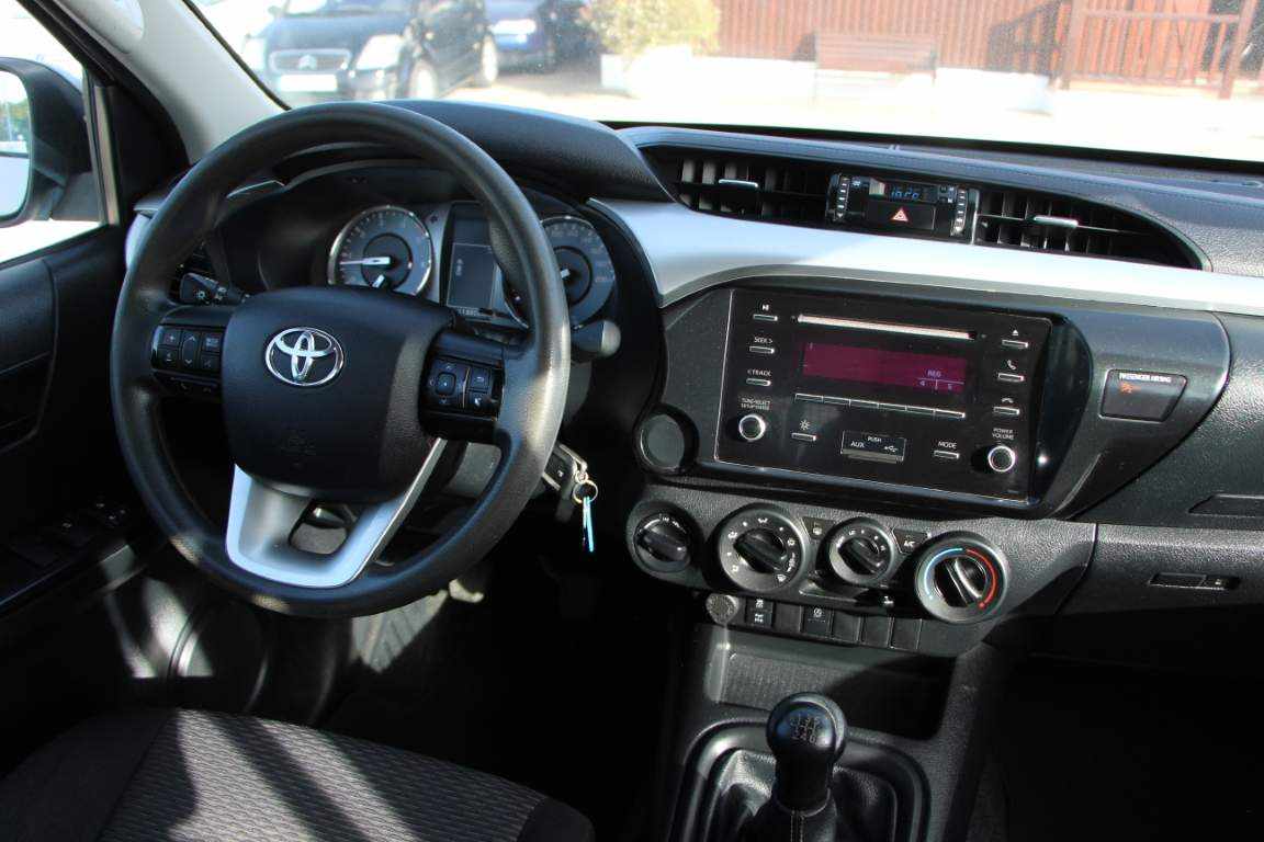 toyota-hilux-2-4-4wd-2022-diesel-2393cc