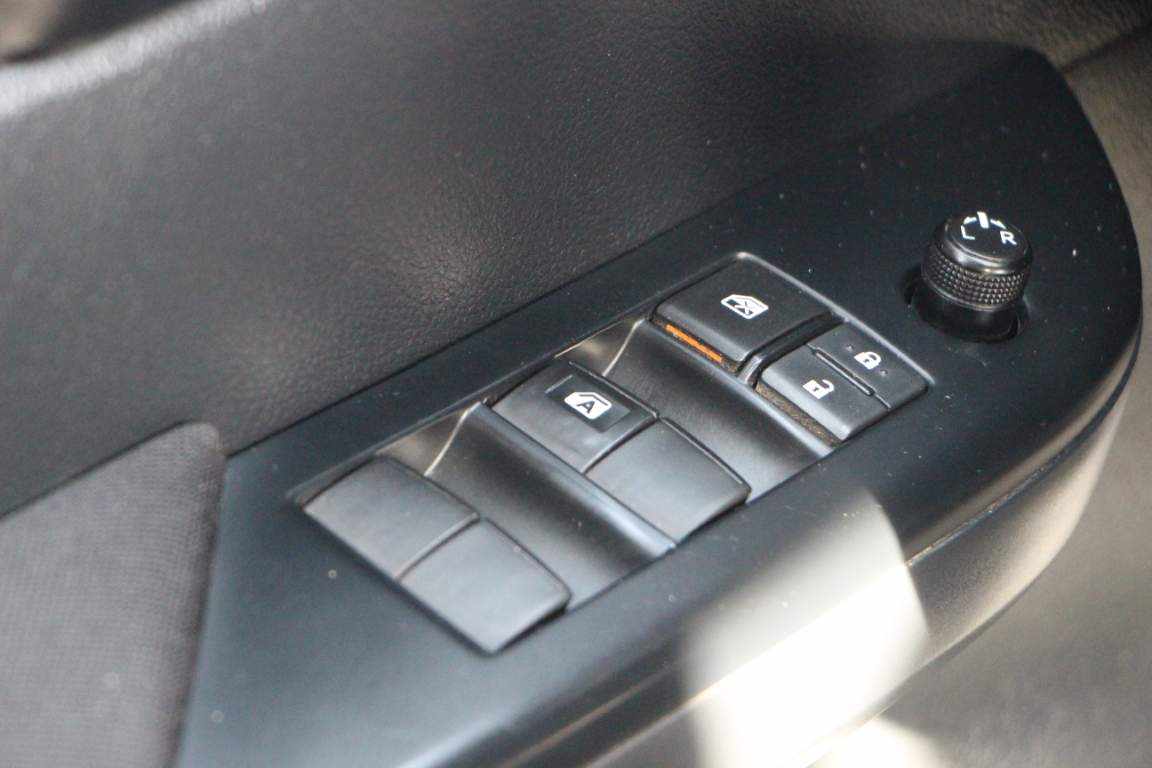toyota-hilux-2-4-4wd-2022-diesel-2393cc