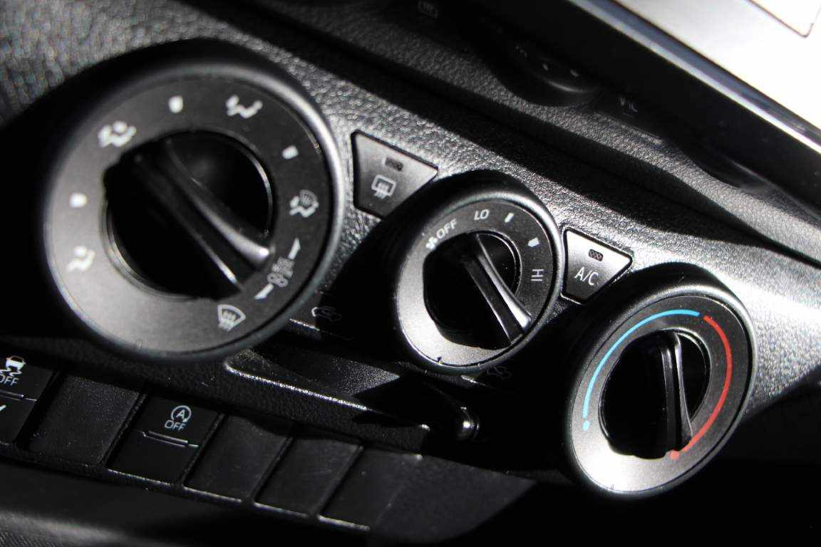 toyota-hilux-2-4-4wd-2022-diesel-2393cc