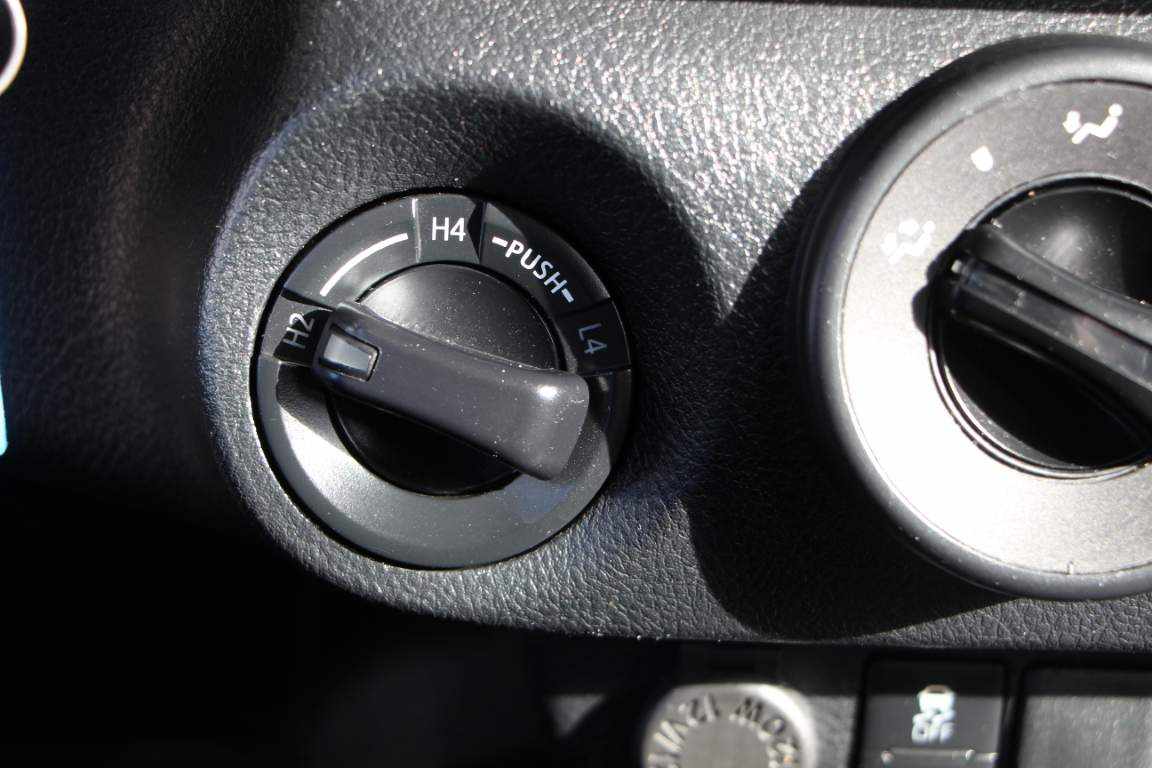 toyota-hilux-2-4-4wd-2022-diesel-2393cc