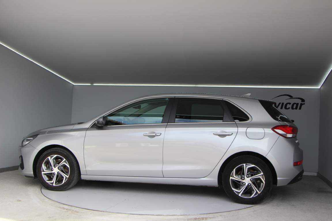 hyundai-i30-1-0-120cv-2023-gasolina-998cc