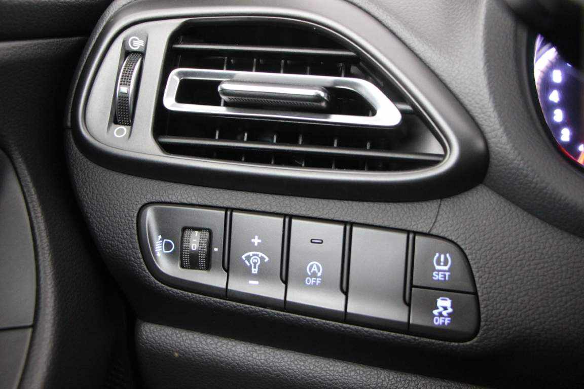 hyundai-i30-1-0-120cv-2023-gasolina-998cc