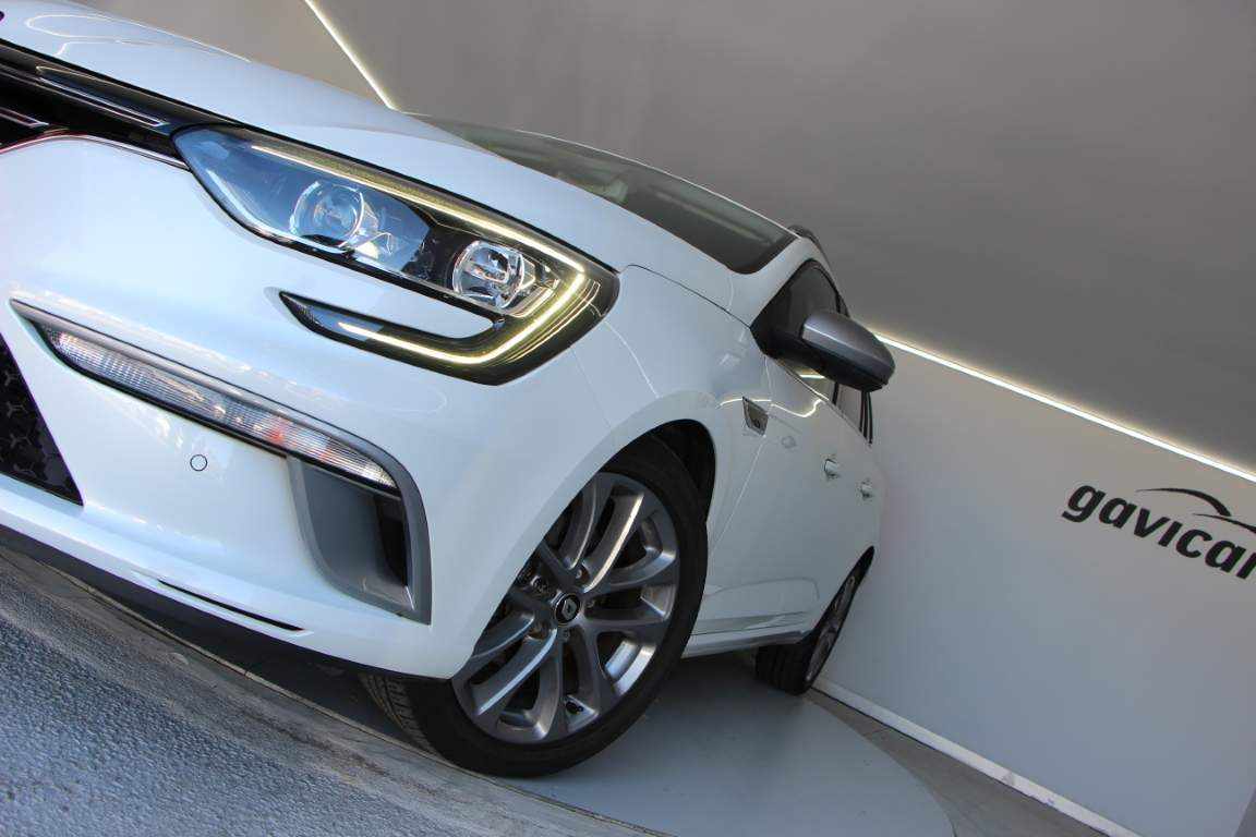renault-megane-sport-tourer-2019-diesel-1461cc