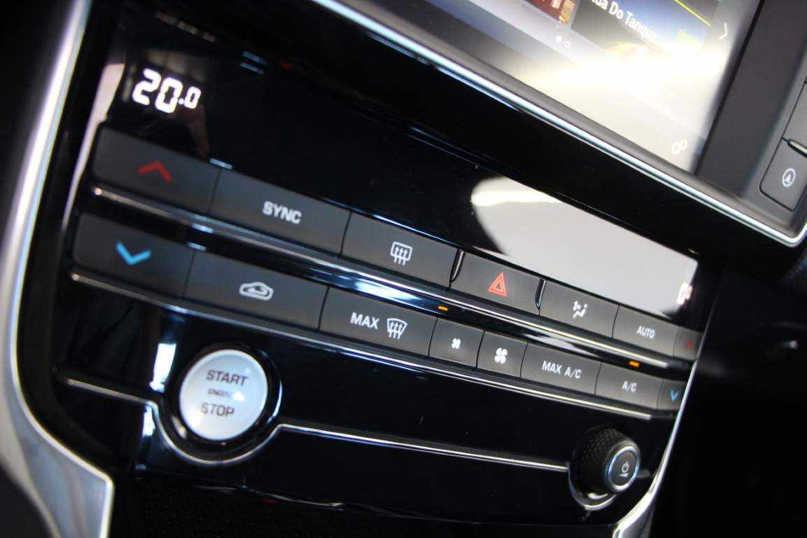 jaguar-xe-20d-2017-diesel-1999cc