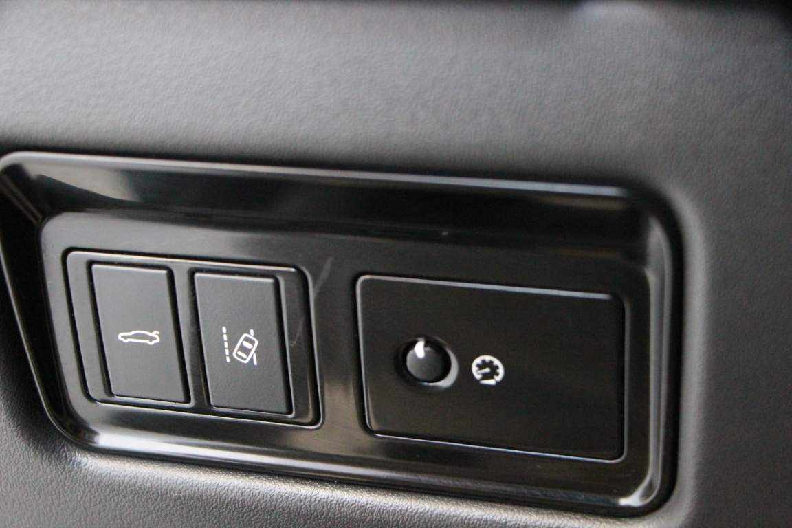 jaguar-xe-20d-2017-diesel-1999cc