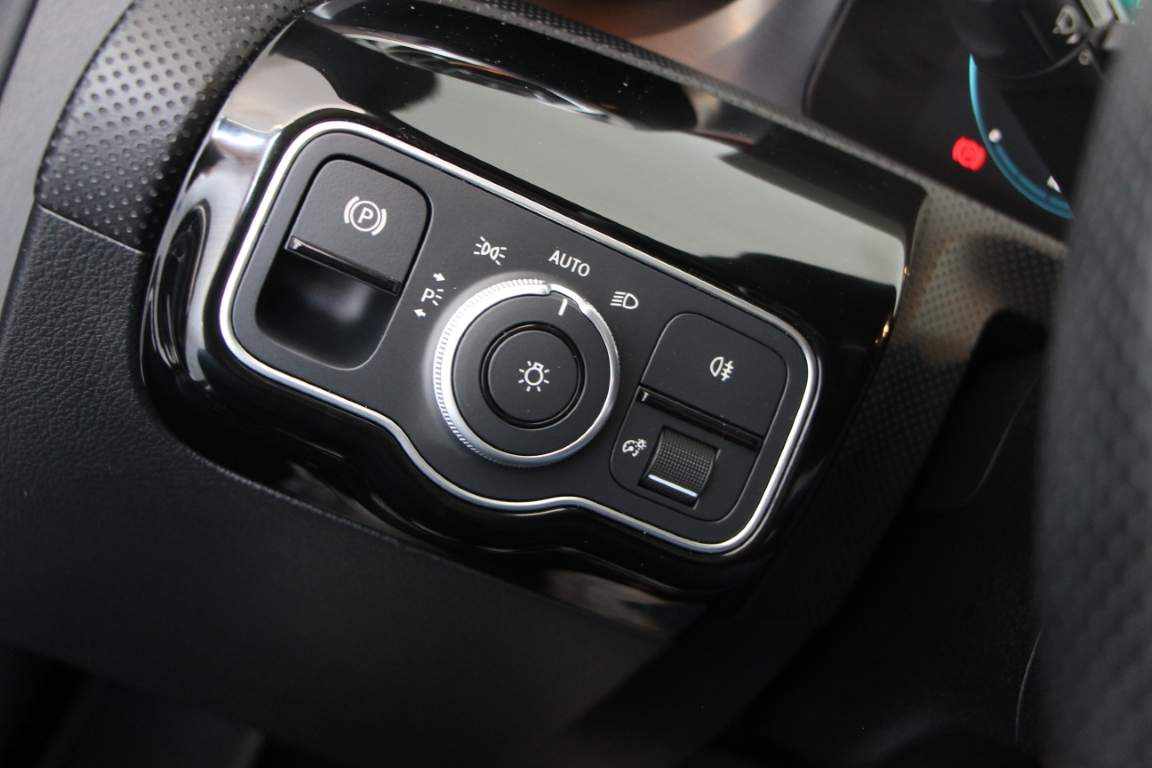 mercedes-benz-classe-a-a-250-e-2022-gasolina-1332cc