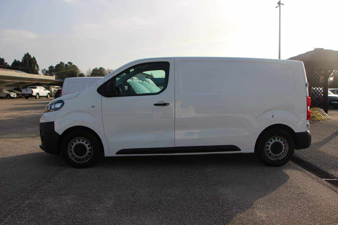 opel-vivaro-1-5-2020-diesel-1499cc
