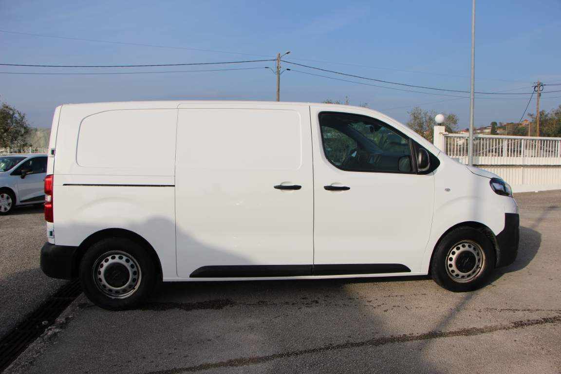 opel-vivaro-1-5-2020-diesel-1499cc