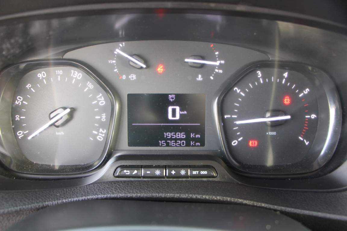 opel-vivaro-1-5-2020-diesel-1499cc