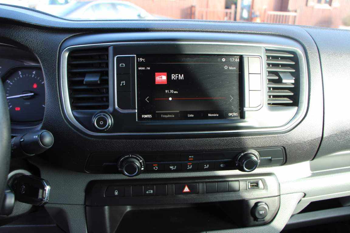 opel-vivaro-1-5-2020-diesel-1499cc