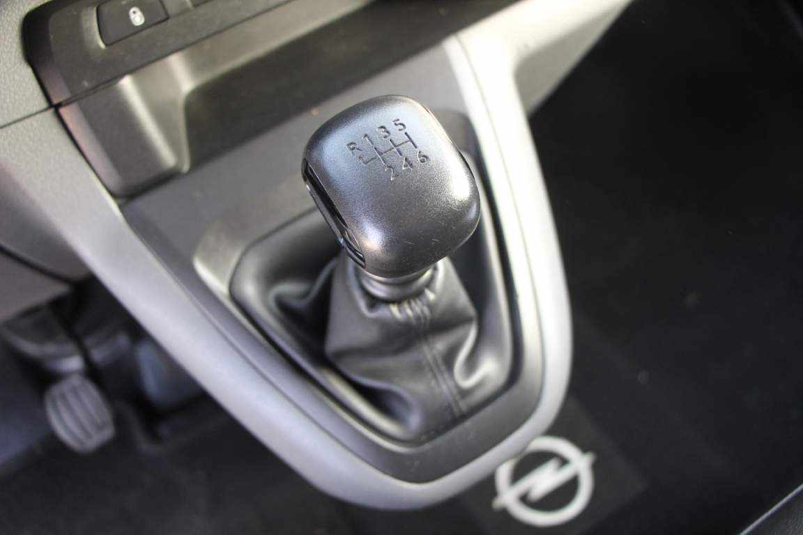 opel-vivaro-1-5-2020-diesel-1499cc