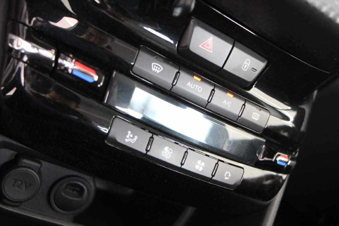 peugeot-208-1-2-vti-2018-gasolina-1199cc