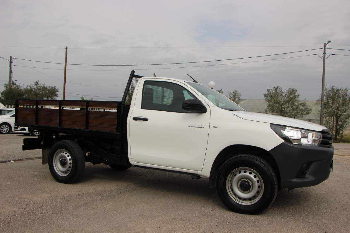 toyota-hilux-2-4-4wd-2020-diesel-2393cc