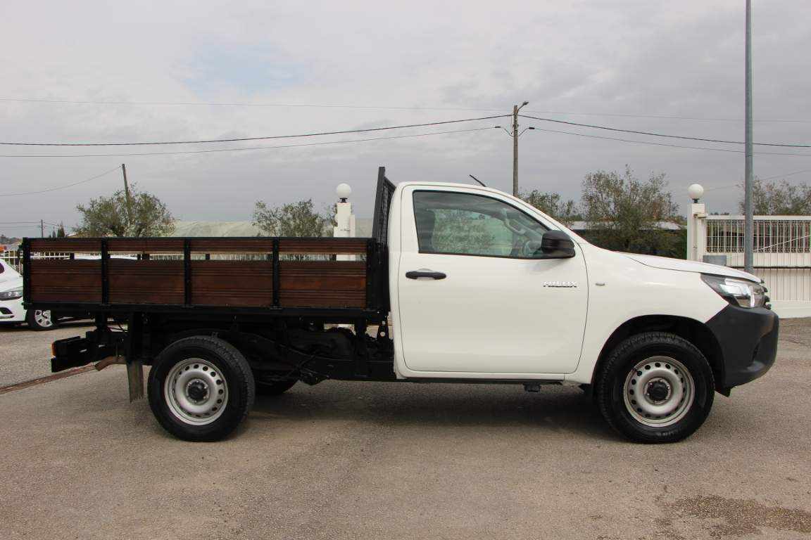 toyota-hilux-2-4-4wd-2020-diesel-2393cc