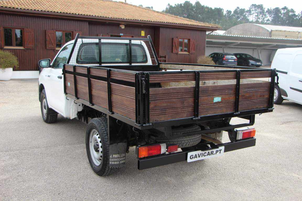toyota-hilux-2-4-4wd-2020-diesel-2393cc