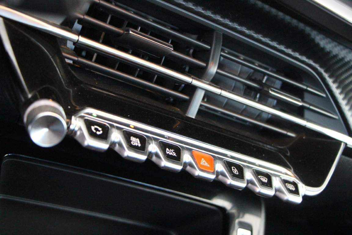 peugeot-208-1-5-bluehdi-2022-diesel-1499cc