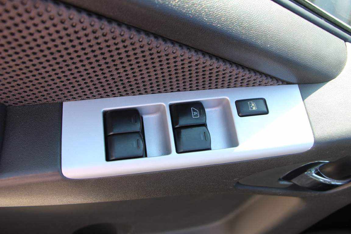nissan-navara-2-5-dci-awd-2007-diesel-2488cc