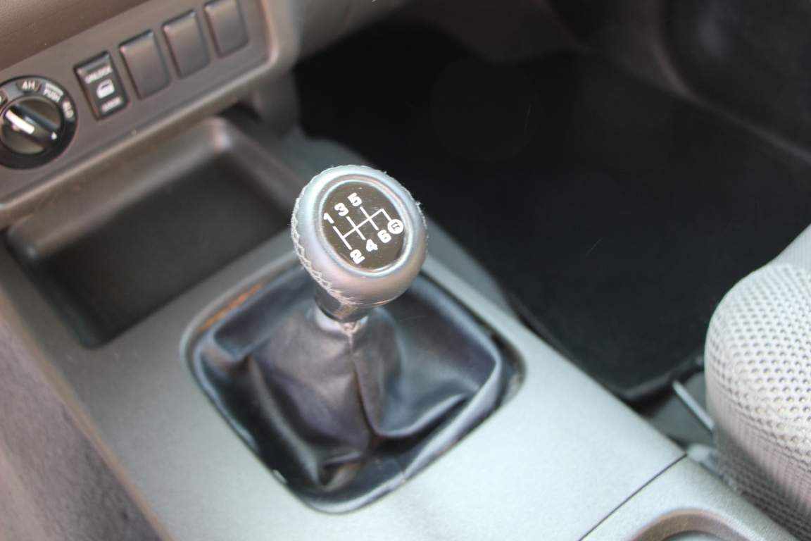 nissan-navara-2-5-dci-awd-2007-diesel-2488cc