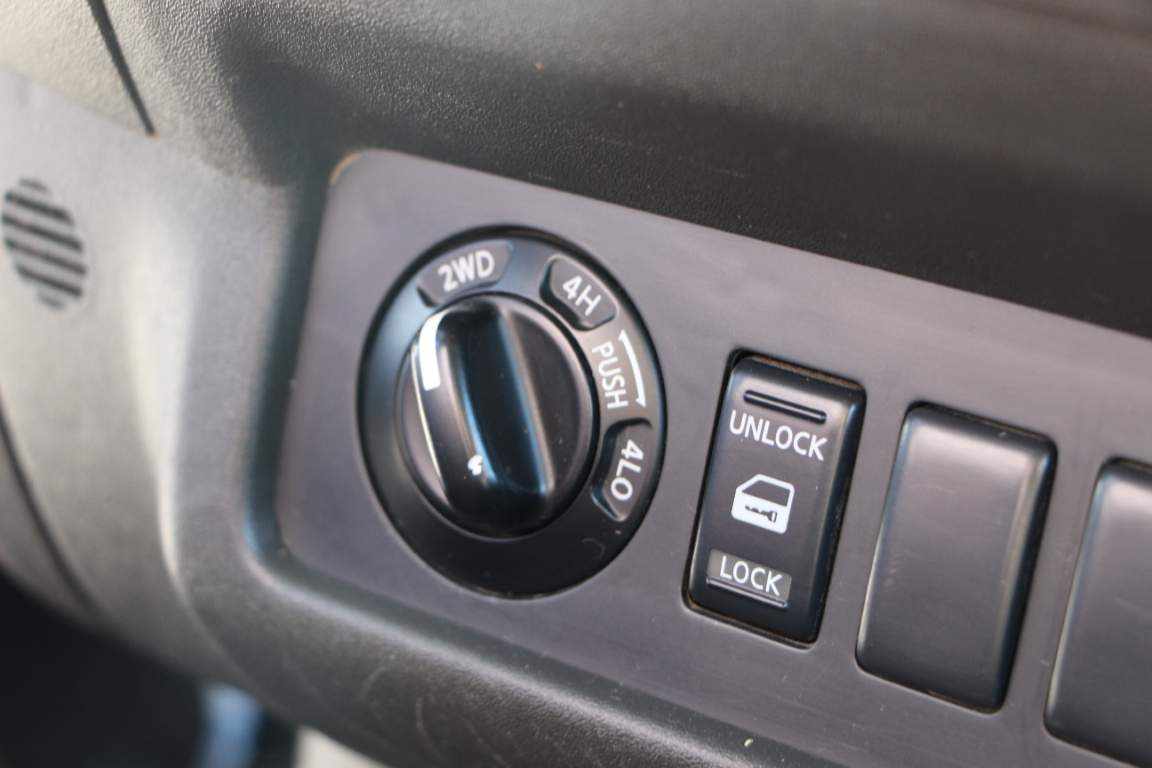 nissan-navara-2-5-dci-awd-2007-diesel-2488cc