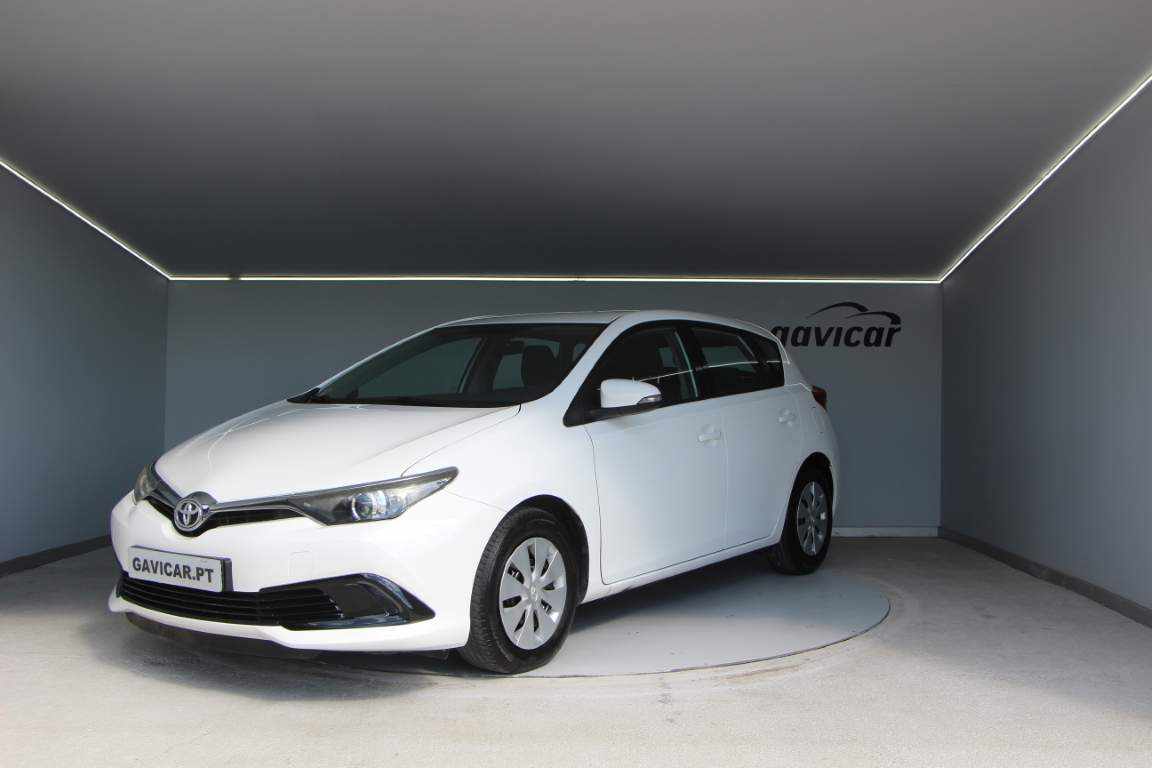 toyota-auris-1-4-d-4d-2018-diesel-1364cc