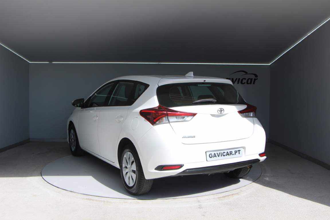 toyota-auris-1-4-d-4d-2018-diesel-1364cc