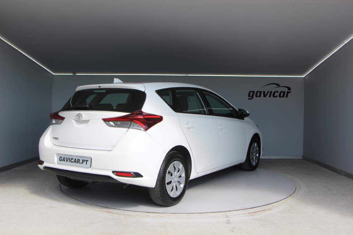 toyota-auris-1-4-d-4d-2018-diesel-1364cc