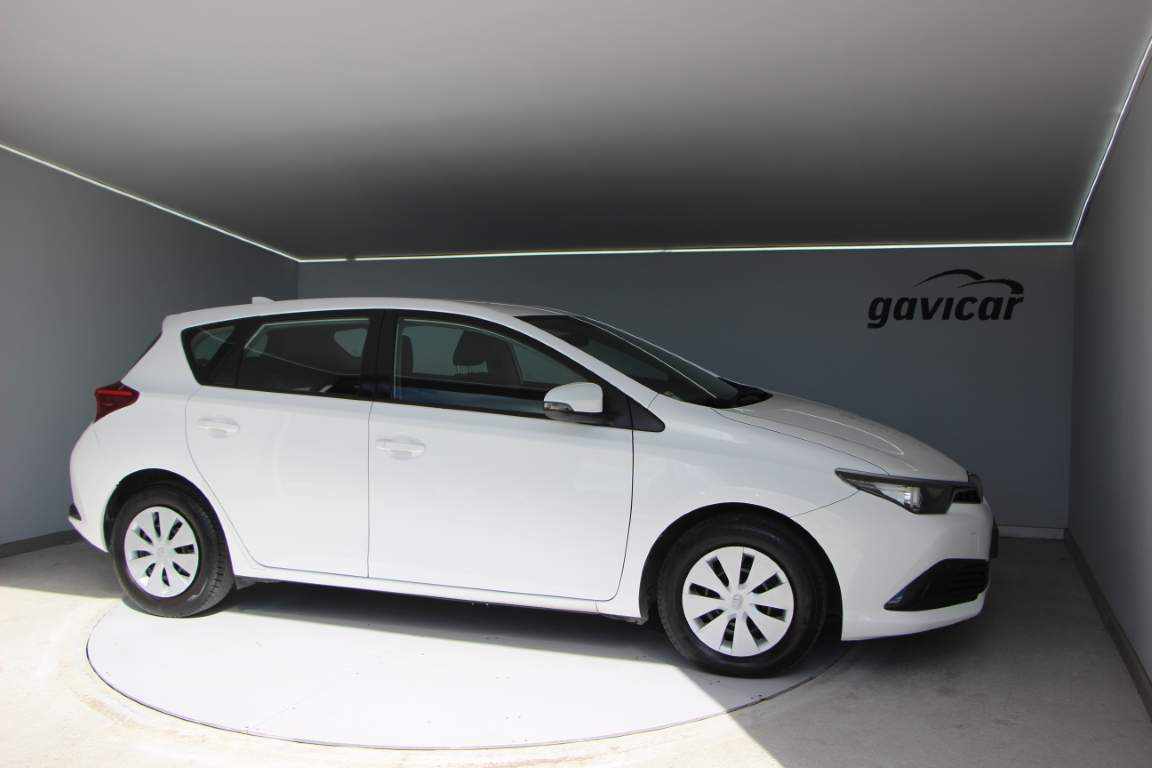 toyota-auris-1-4-d-4d-2018-diesel-1364cc