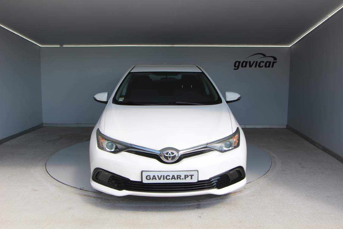 toyota-auris-1-4-d-4d-2018-diesel-1364cc