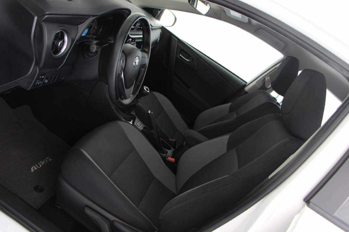 toyota-auris-1-4-d-4d-2018-diesel-1364cc