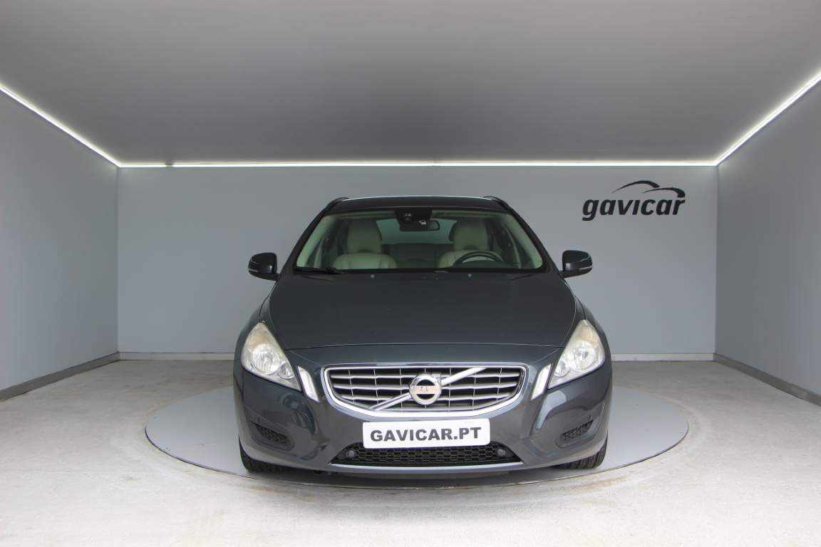 volvo-v60-2-0-d3-2012-diesel-1984cc