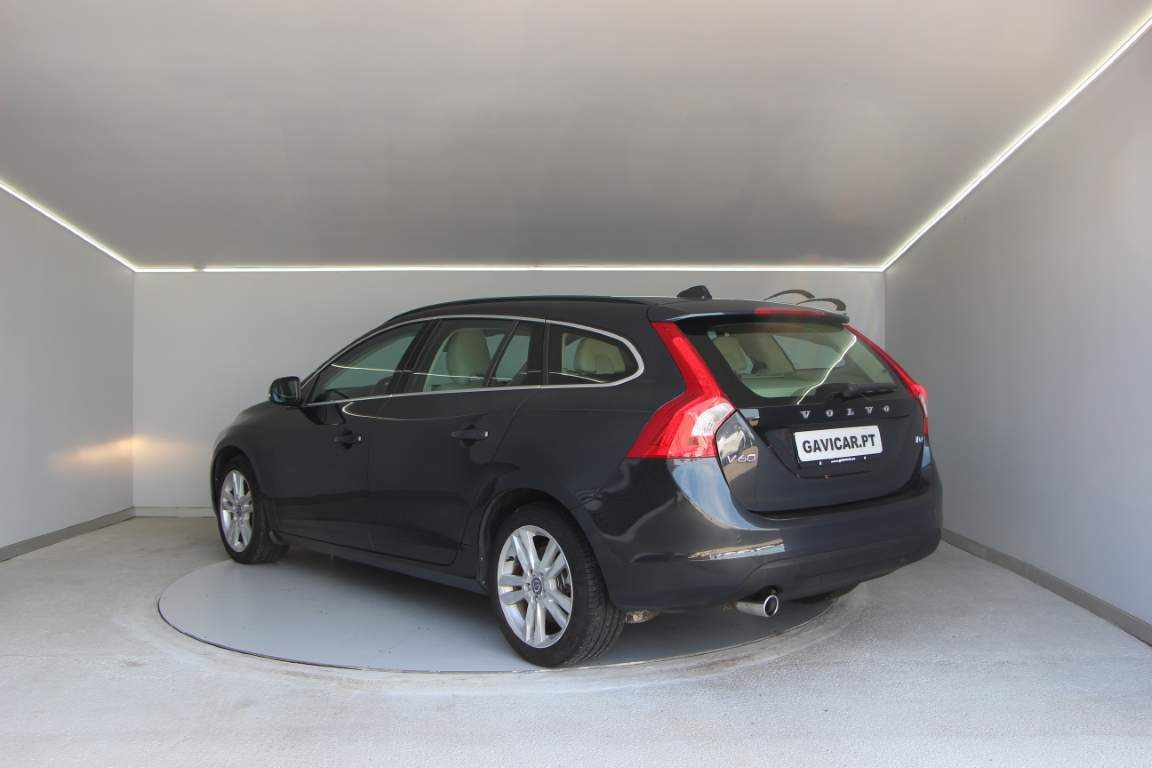 volvo-v60-2-0-d3-2012-diesel-1984cc