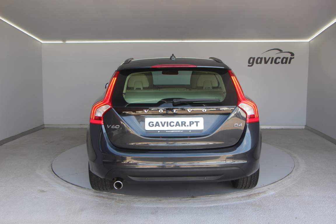 volvo-v60-2-0-d3-2012-diesel-1984cc