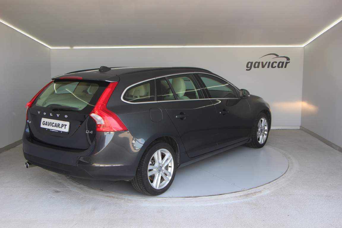 volvo-v60-2-0-d3-2012-diesel-1984cc
